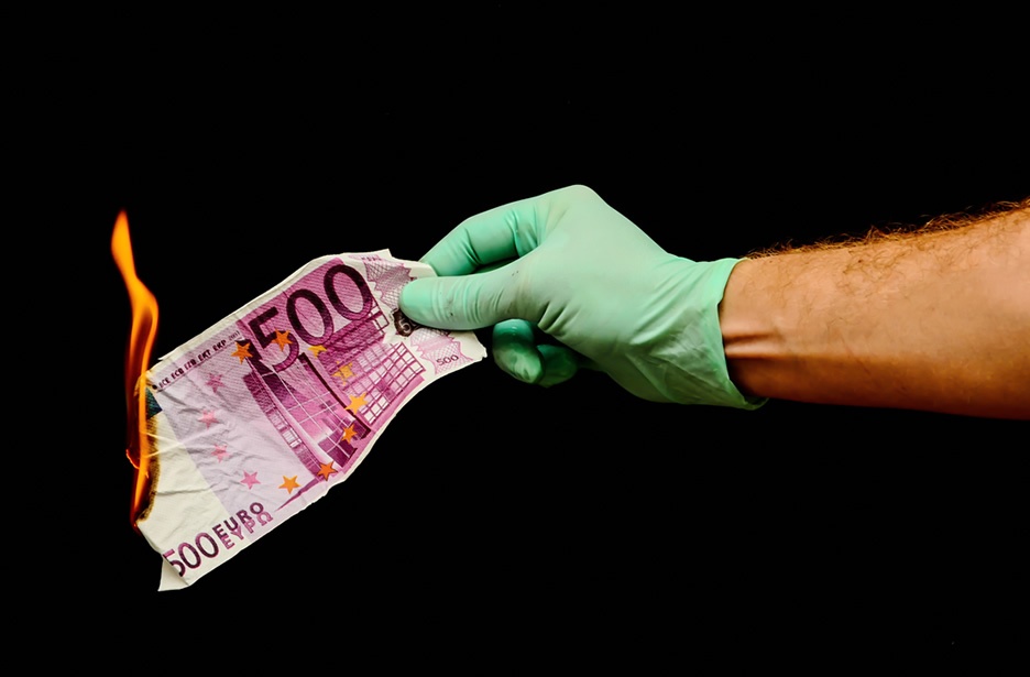 Vi sao dong 500 EUR co the bi khai tu? hinh anh