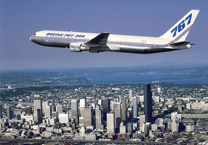 Amazon thue 20 may bay cho hang voi tinh toan gi? hinh anh