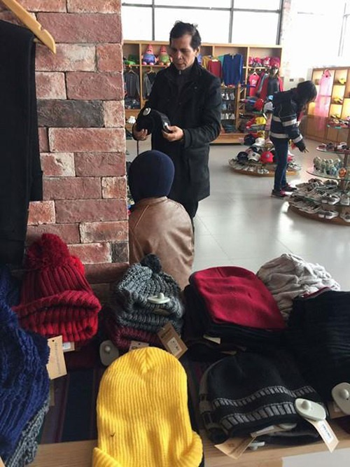 Hồ Ngọc Hà bịt kín mặt đi du lịch ảnh 2 Ho Ngoc Ha bit kin mat di du lich anh 2