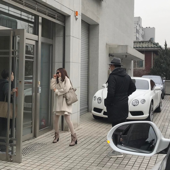 Kim Tae Hee,  Bi Rain mua do noi that anh 1