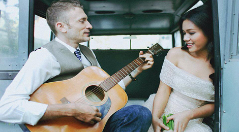 Clip Phuong Vy va chong Tay song ca dat 2 trieu luot xem hinh anh