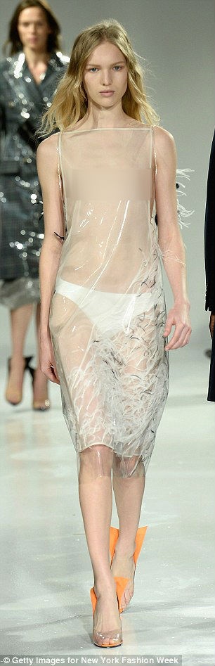 Nguoi mau de nguc tran tai tuan le thoi trang New York anh 3