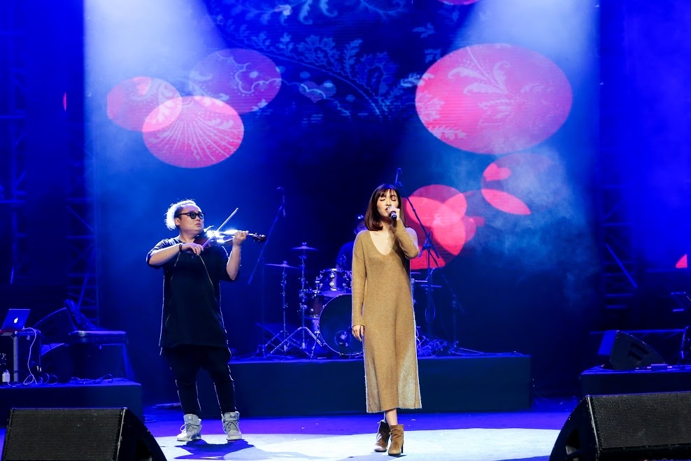 Son Tung M-TP bit kin mit di tong duyet anh 8