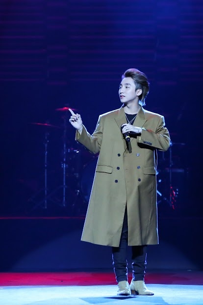 Fan nhí bám theo Sơn Tùng ảnh 2 Fan nhi bam theo Son Tung anh 2