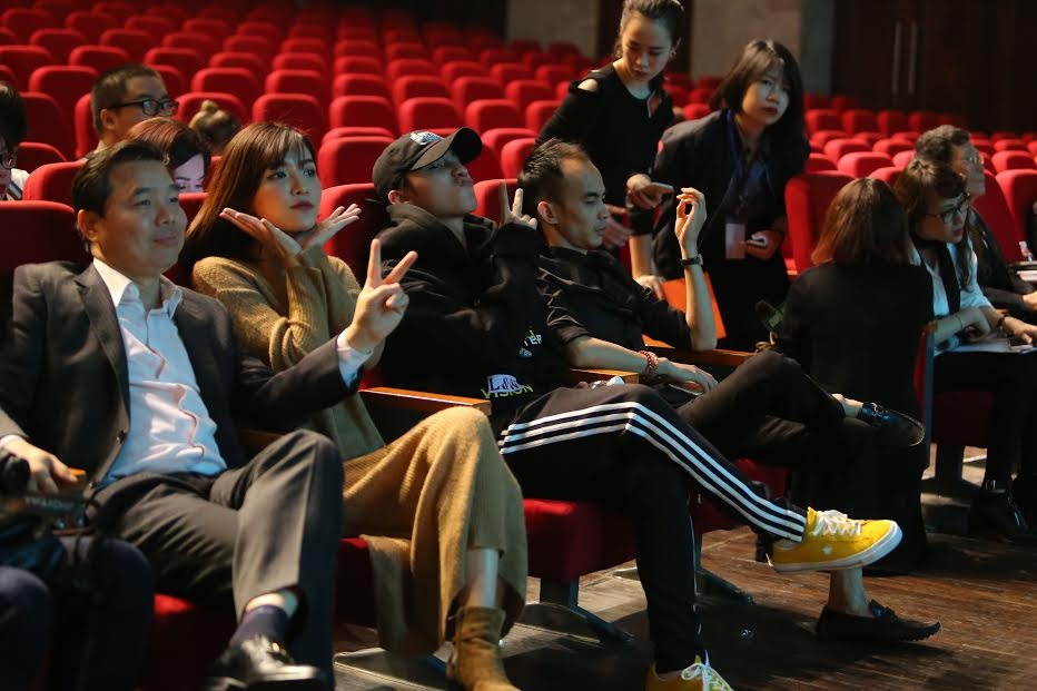 Son Tung M-TP bit kin mit di tong duyet anh 7