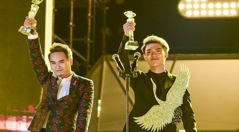 Khac Hung: Erik van co the hat 'Sau tat ca' hinh anh