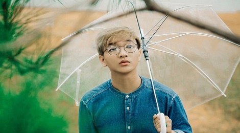 Hoc tro Thu Phuong ke chuyen an mi tom, vay tien song qua ngay hinh anh