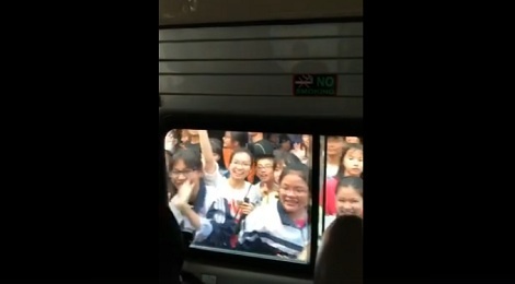 Fan vay kin xe cho Noo Phuoc Thinh hinh anh