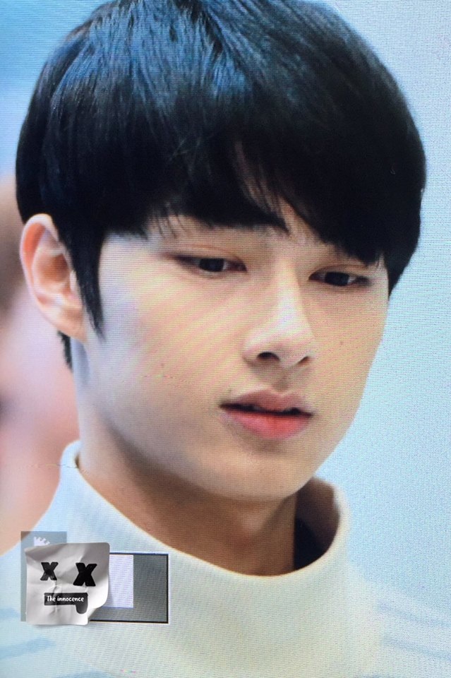 A Pink,  Seventeen ra san bay toi Viet Nam anh 10