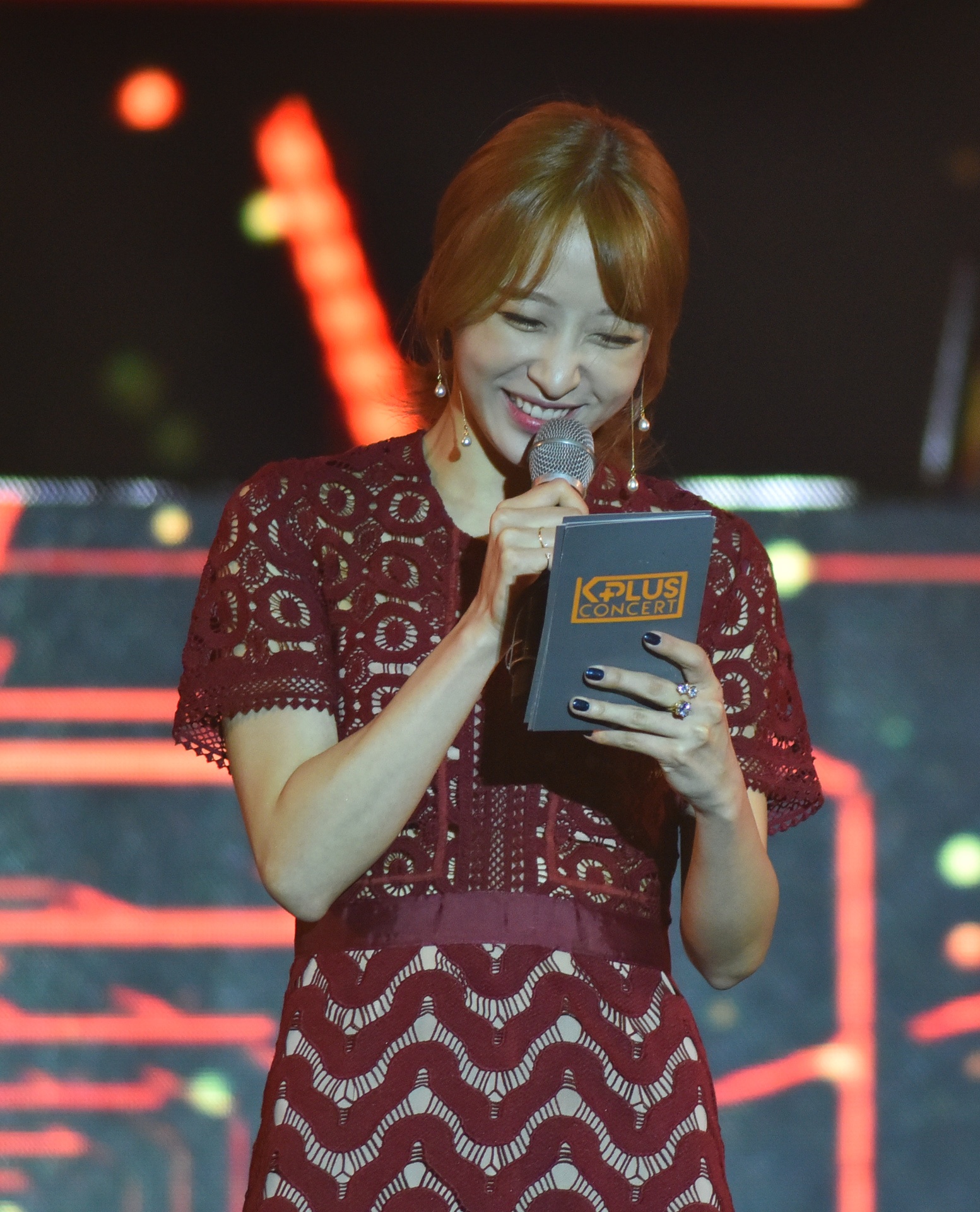 Sao Han dien duoi troi mua anh 7