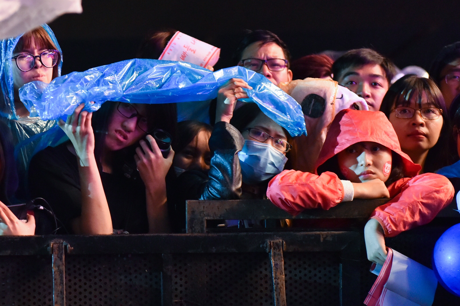 Sao Han dien duoi troi mua anh 13