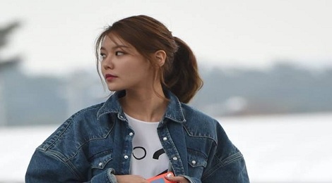 Sooyoung (SNSD) mac ruom ra khi ra san bay toi Viet Nam hinh anh