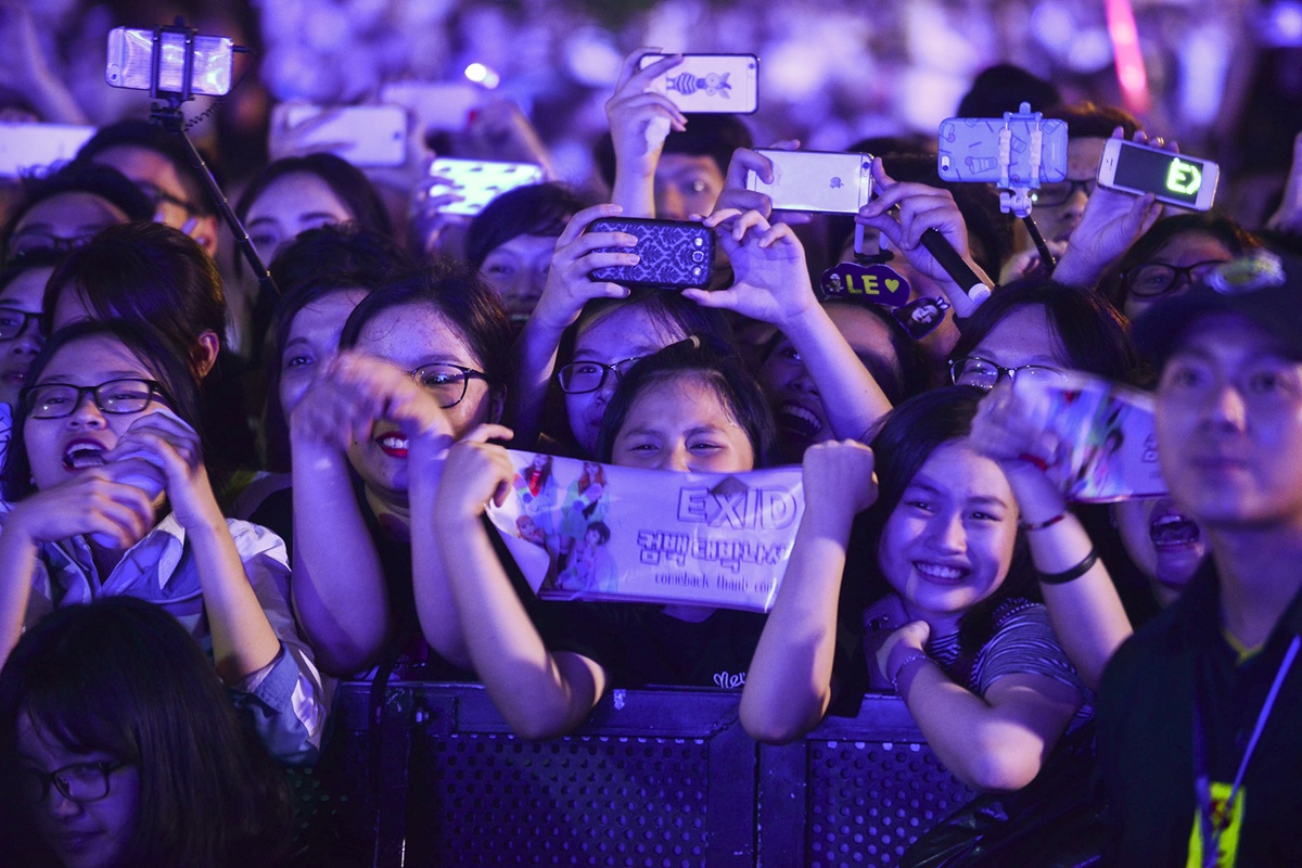 Khan gia thu do cuong nhiet voi EXID va SNUPER hinh anh