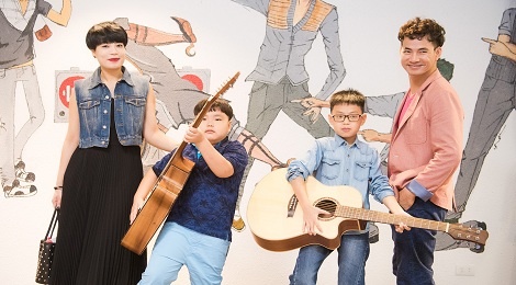 Xuan Bac dua vo con toi chuc mung vo chong My Linh hinh anh