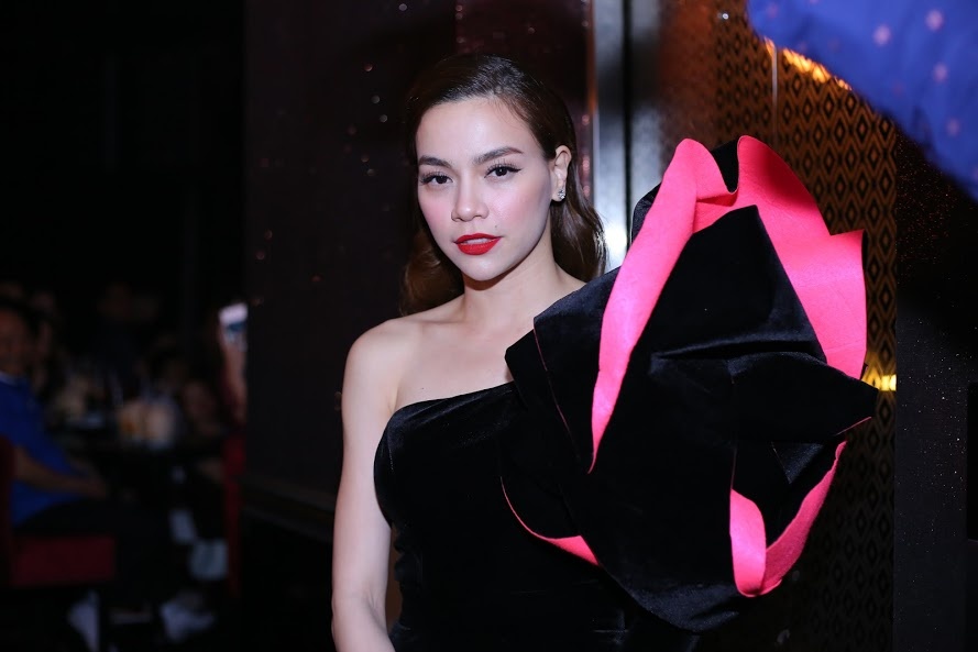 Ho Ngoc Ha tu choi khi duoc yeu cau hat ca khuc cu anh 2