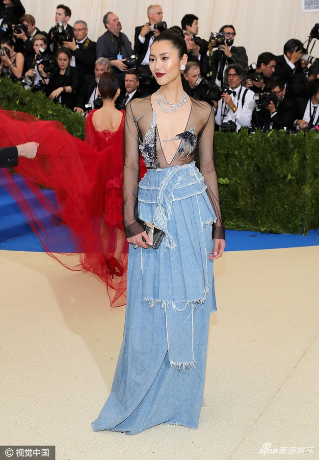 Duong Mich tai Met gala anh 10