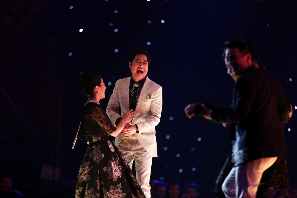 Quang Le buc boi khi thay Ngoc Son ‘ep’ thi sinh anh 4