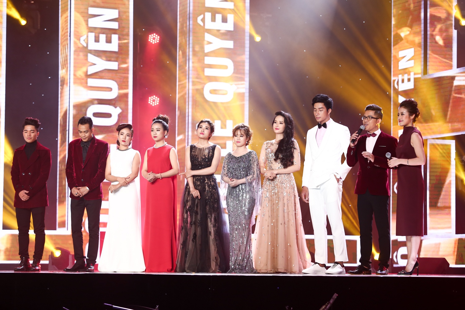 Quang Le buc boi khi thay Ngoc Son ‘ep’ thi sinh anh 8