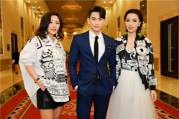 Bich Phuong len tieng truoc tranh cai bi Van Mai Huong cuop loi hinh anh