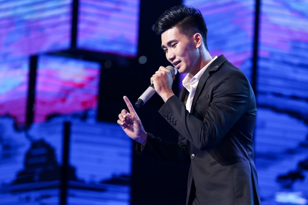 Hoc tro Quang Le quen loi anh 6