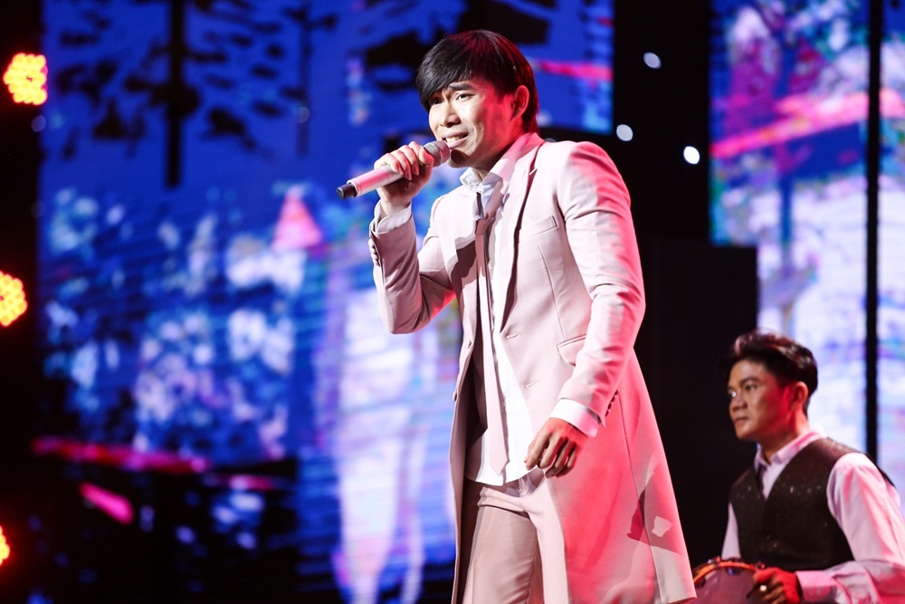 Thanh pho buon - Chu Hoang Tuan hinh anh