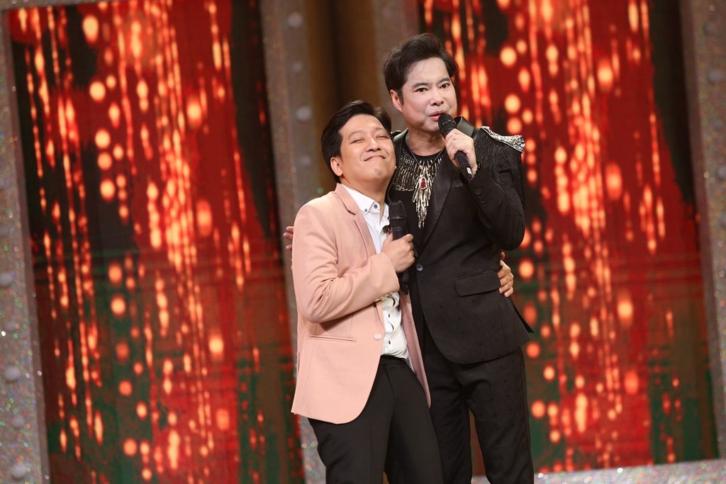 Ngoc Son khoc o ca si giau mat anh 7