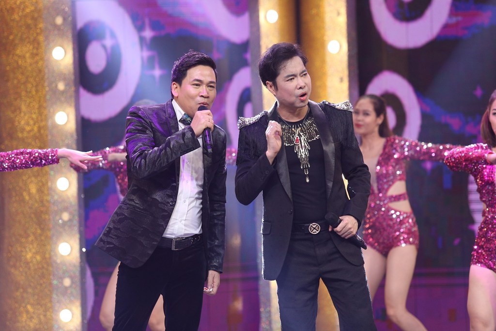 Ngoc Son khoc o ca si giau mat anh 3