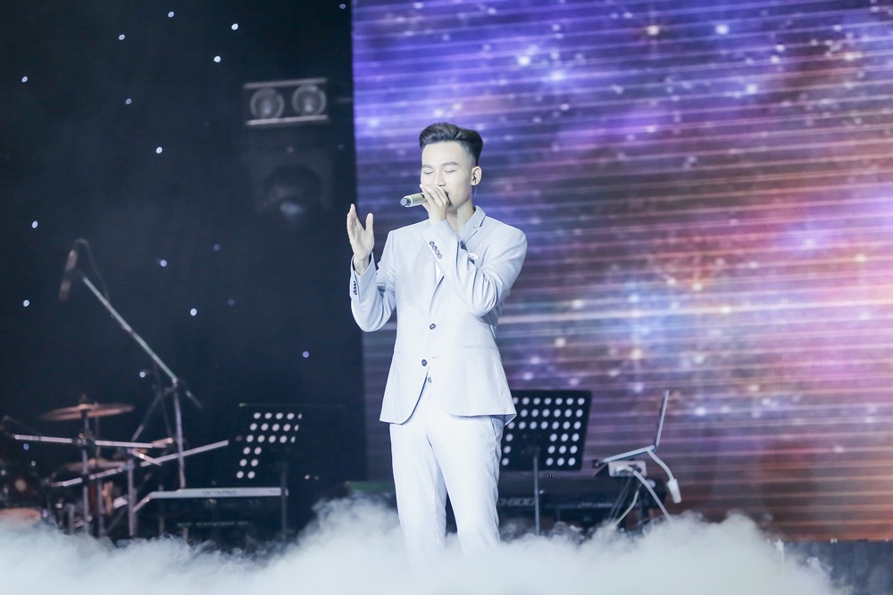 Ali Hoang Duong song ca cung Thu Minh anh 5