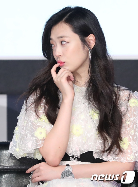 Sulli den tre hop bao phim real anh 6