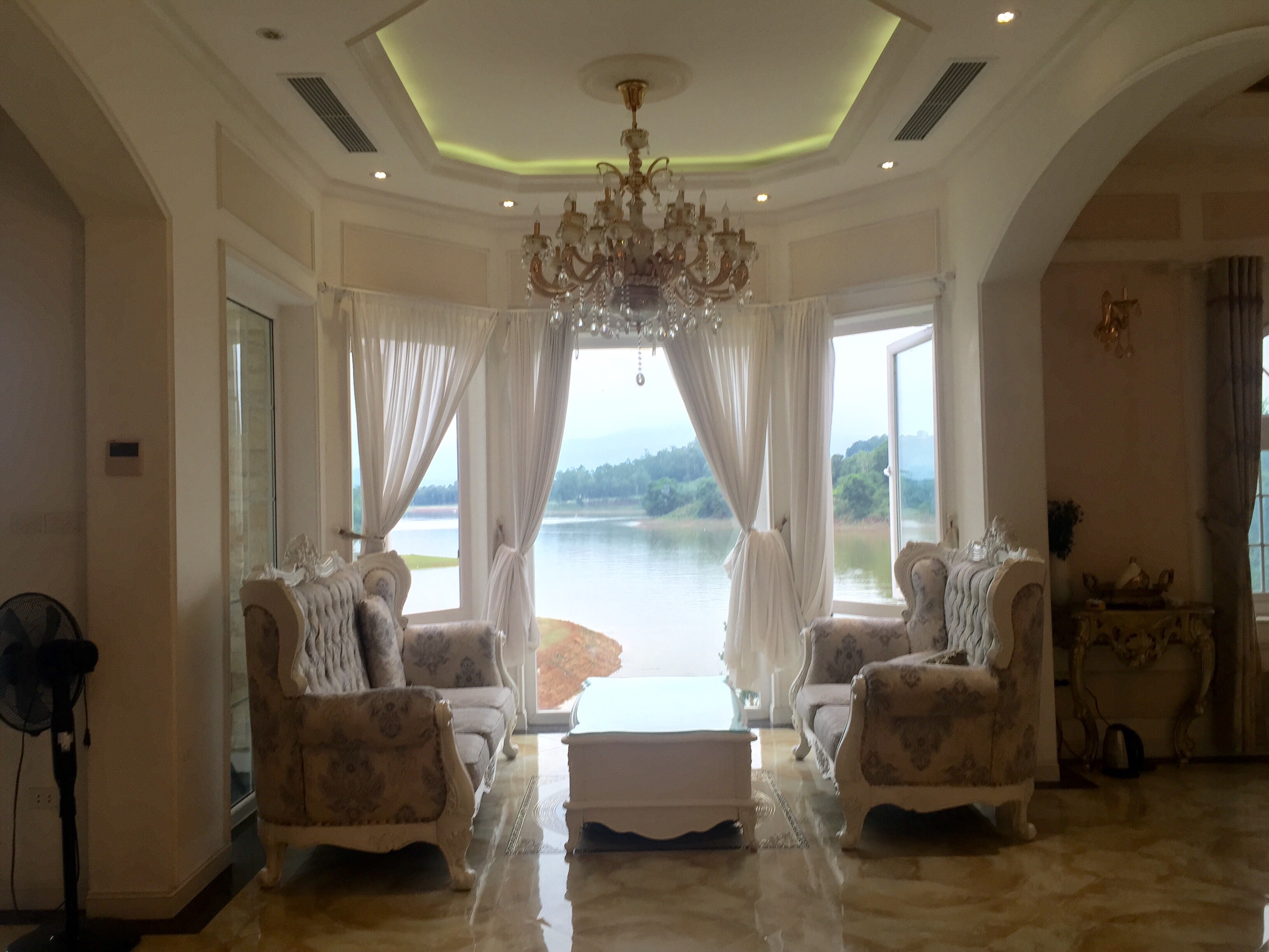 Ngôi nhà người phán xử ảnh 3 Ngoi nha nguoi phan xu anh 3
