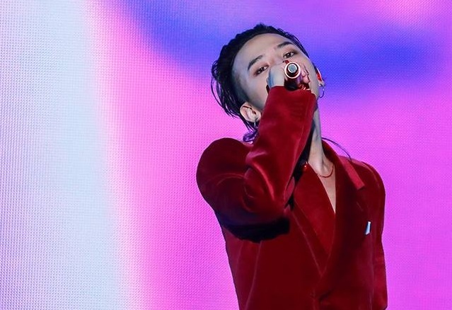 G-Dragon bieu dien trong concert hinh anh