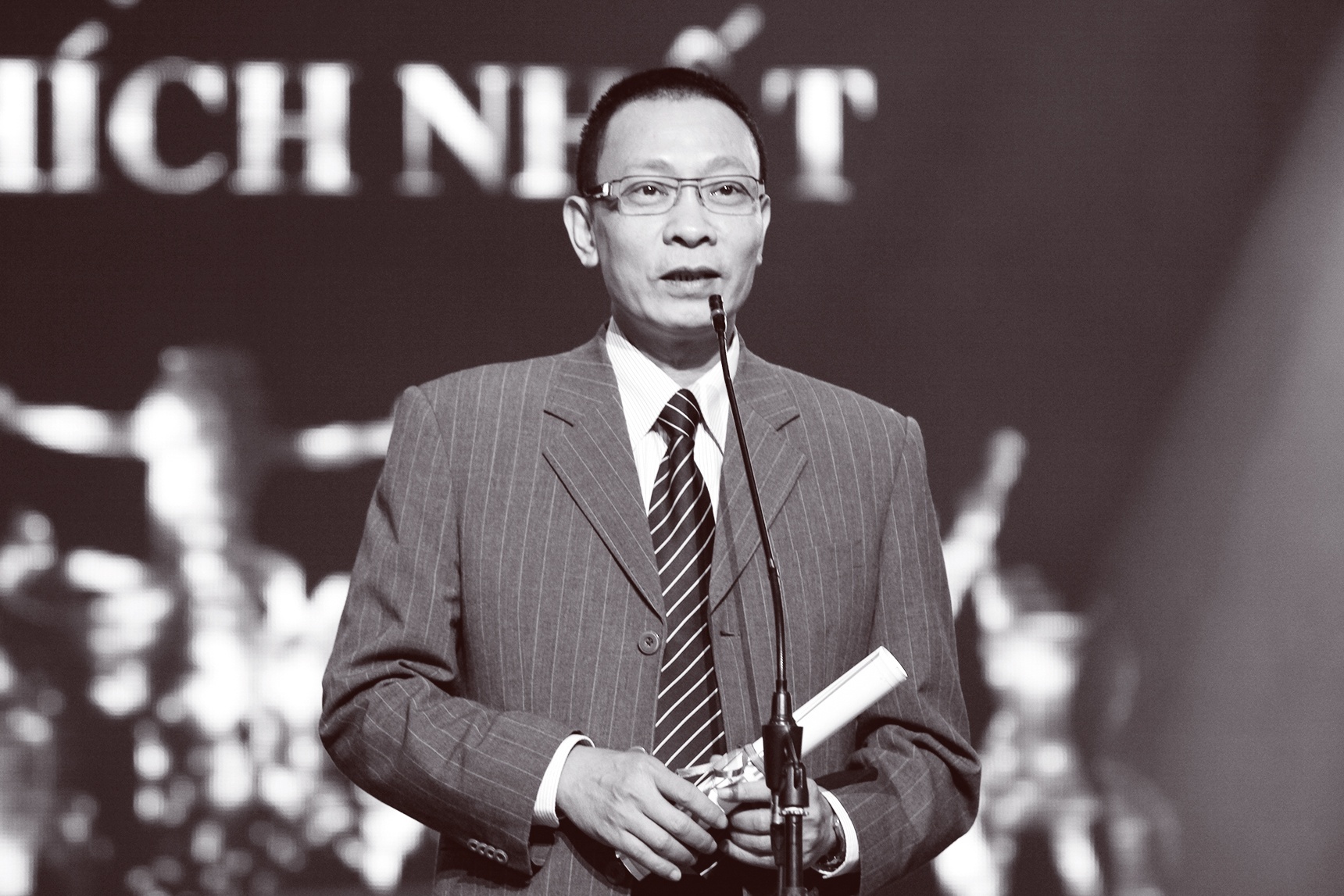 Lai Van Sam nghi huu anh 6