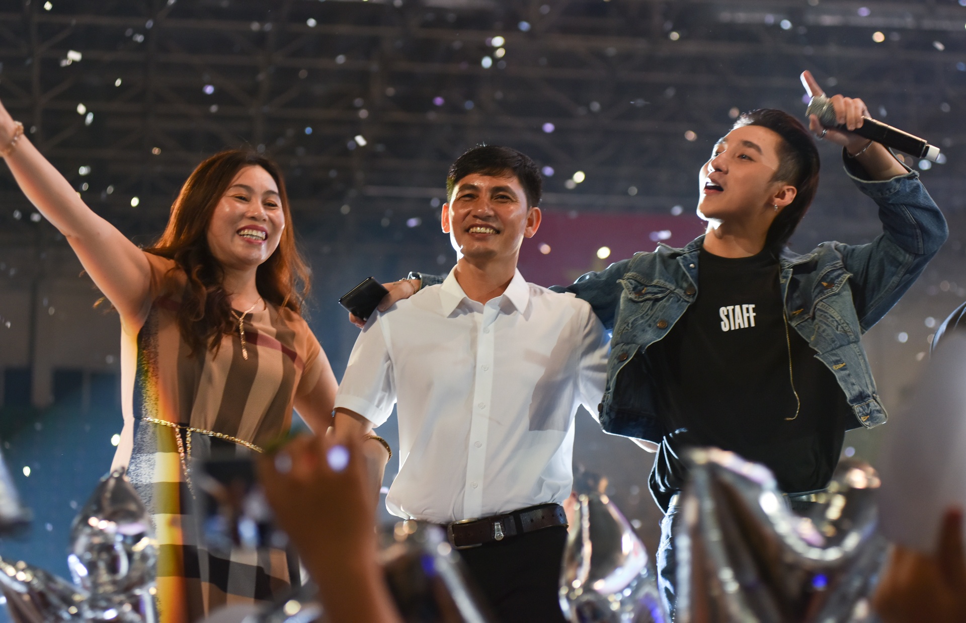 hang dai fan xep hang cho son tung anh 14