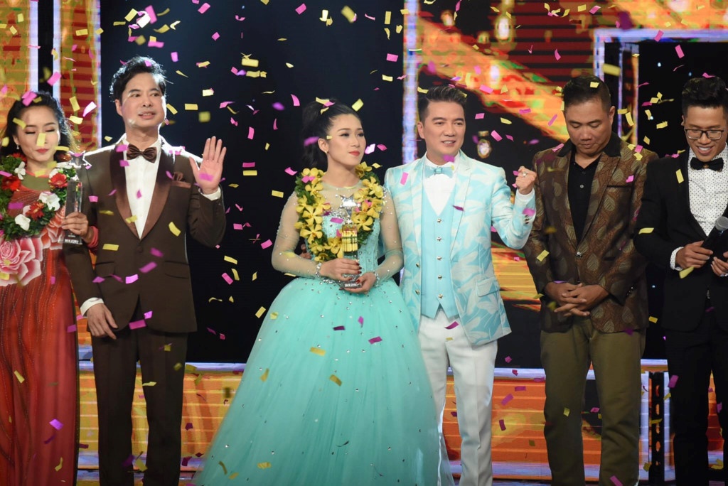 Tranh cai xoay quanh chien thang cua hoc tro Dam Vinh Hung hinh anh