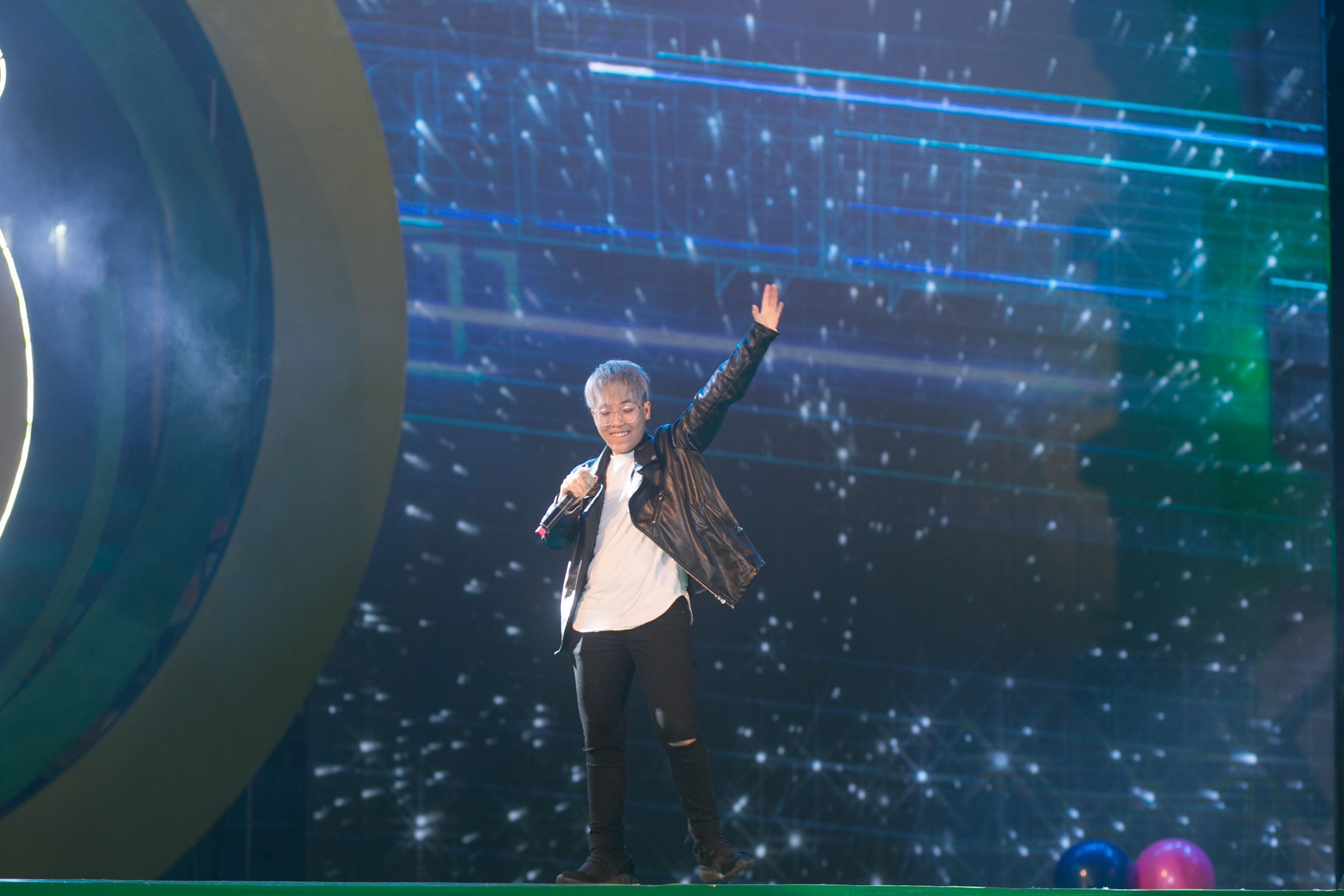 Huyen My co vu Son Tung anh 12