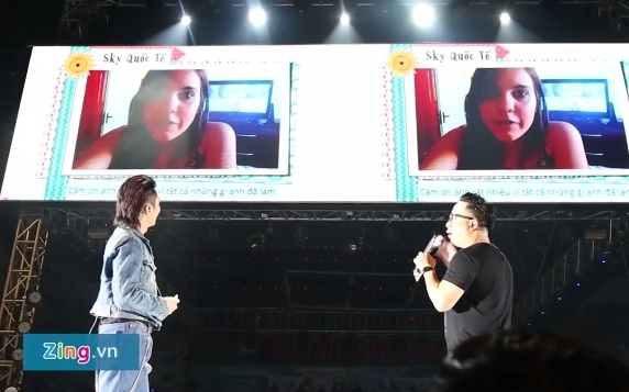 Son Tung bat khoc tren san khau hinh anh