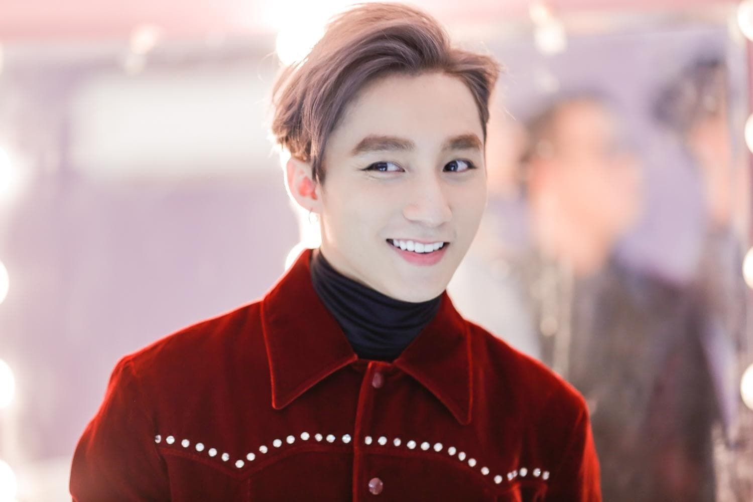 'Cuoc chien' canh tranh luot xem MV cua ca si Viet hinh anh