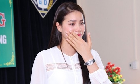 Pham Huong kiet suc phai truyen nuoc sau bien co gia dinh hinh anh