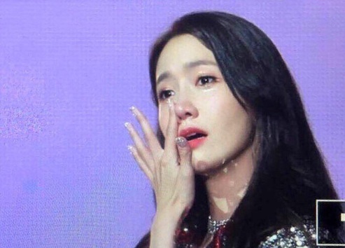 SNSD bat khoc nuc no truoc tinh cam cua nguoi ham mo hinh anh