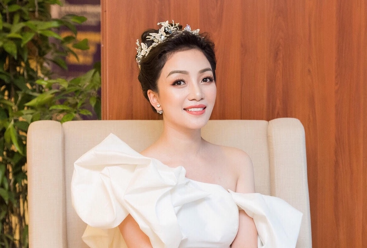 Pham Thu Ha: Bo ra nhieu, thu ve it van theo duoi con duong rieng hinh anh