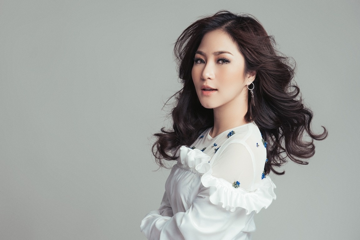 Huong Tram rut khoi cuoc binh chon MTV chau Au 2017 hinh anh