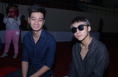 Son Tung hop tac SlimV tung san pham moi hinh anh