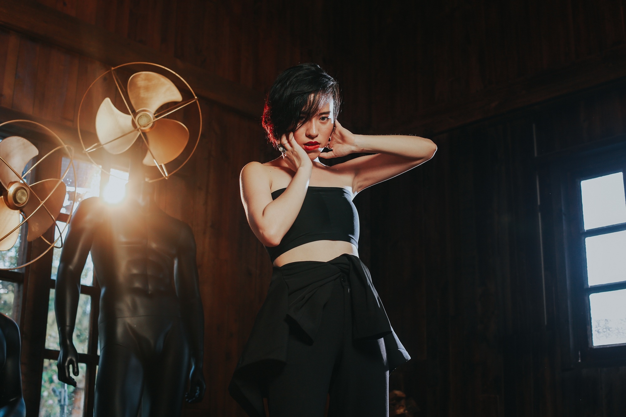 Huyền Sambi nói về Như cái lò ảnh 1 Huyen Sambi noi ve Nhu cai lo anh 1