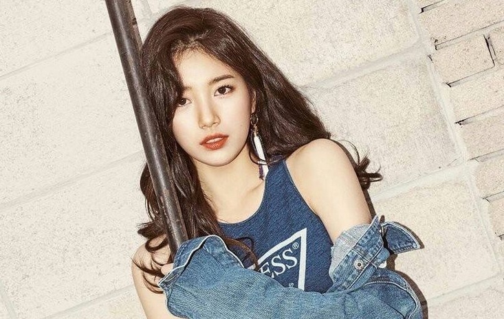Than tuong Kpop khoe ve ca tinh voi phong cach denim hinh anh