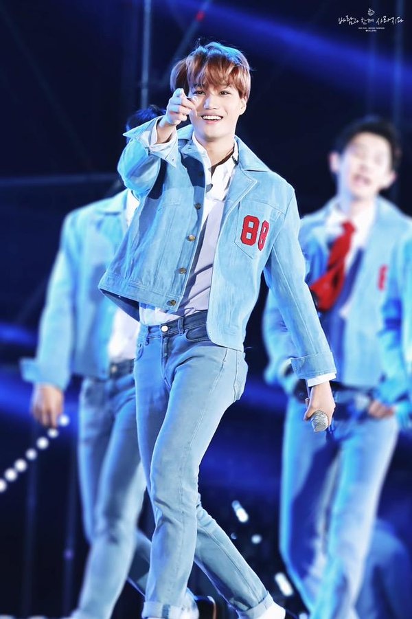 Sao Han mac double denim anh 7