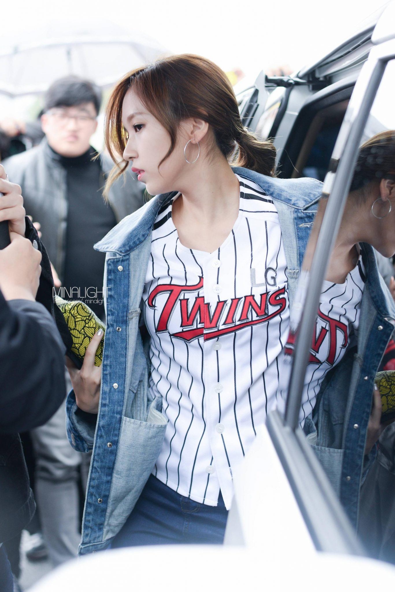 Sao Han mac double denim anh 2