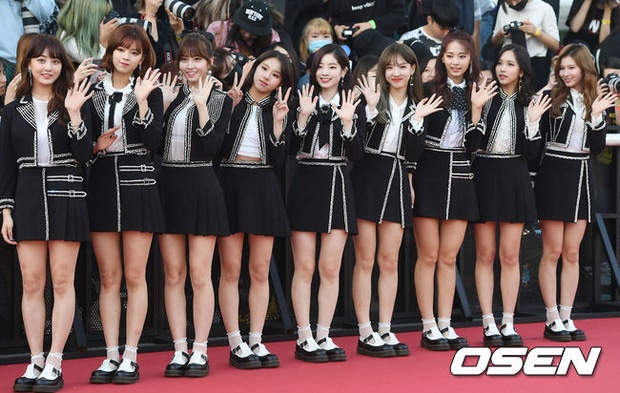 Twice bieu dien tai Soribada Best K-Music Awards hinh anh
