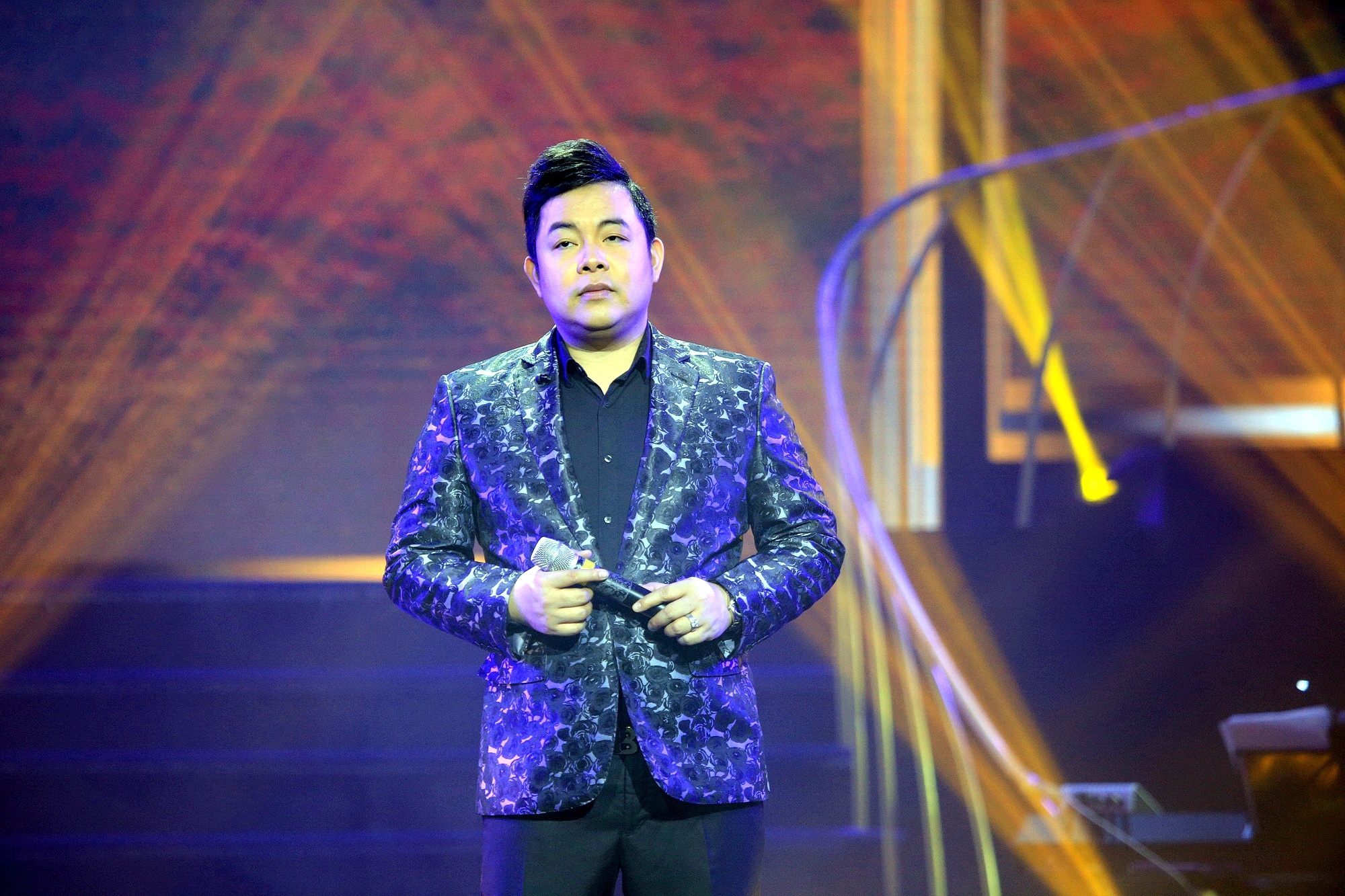 Nguyen cao ky duyen tang tho cho quang dung anh 5