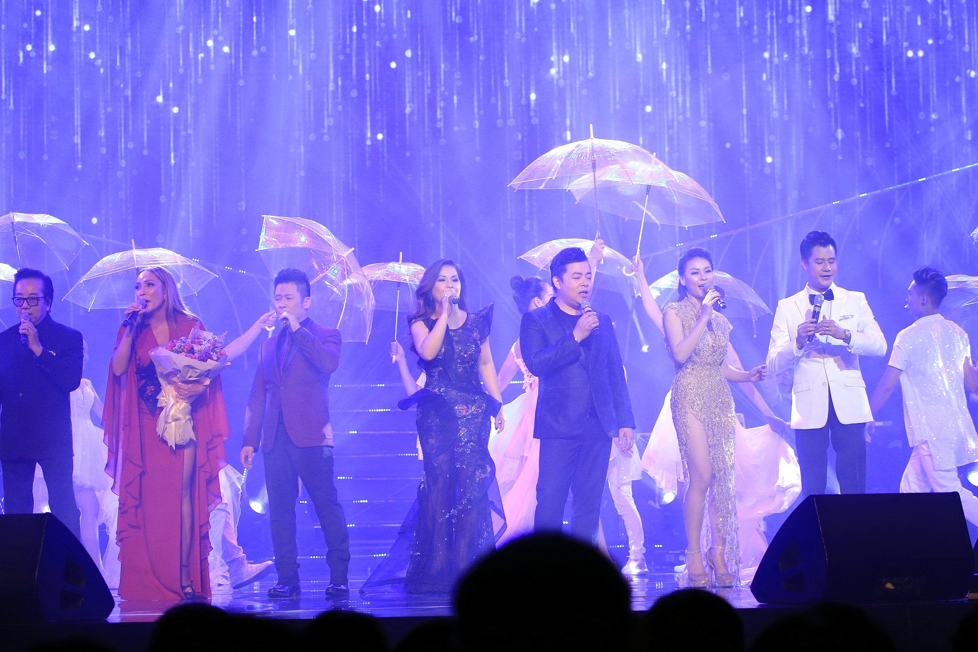 Nguyen cao ky duyen tang tho cho quang dung anh 11