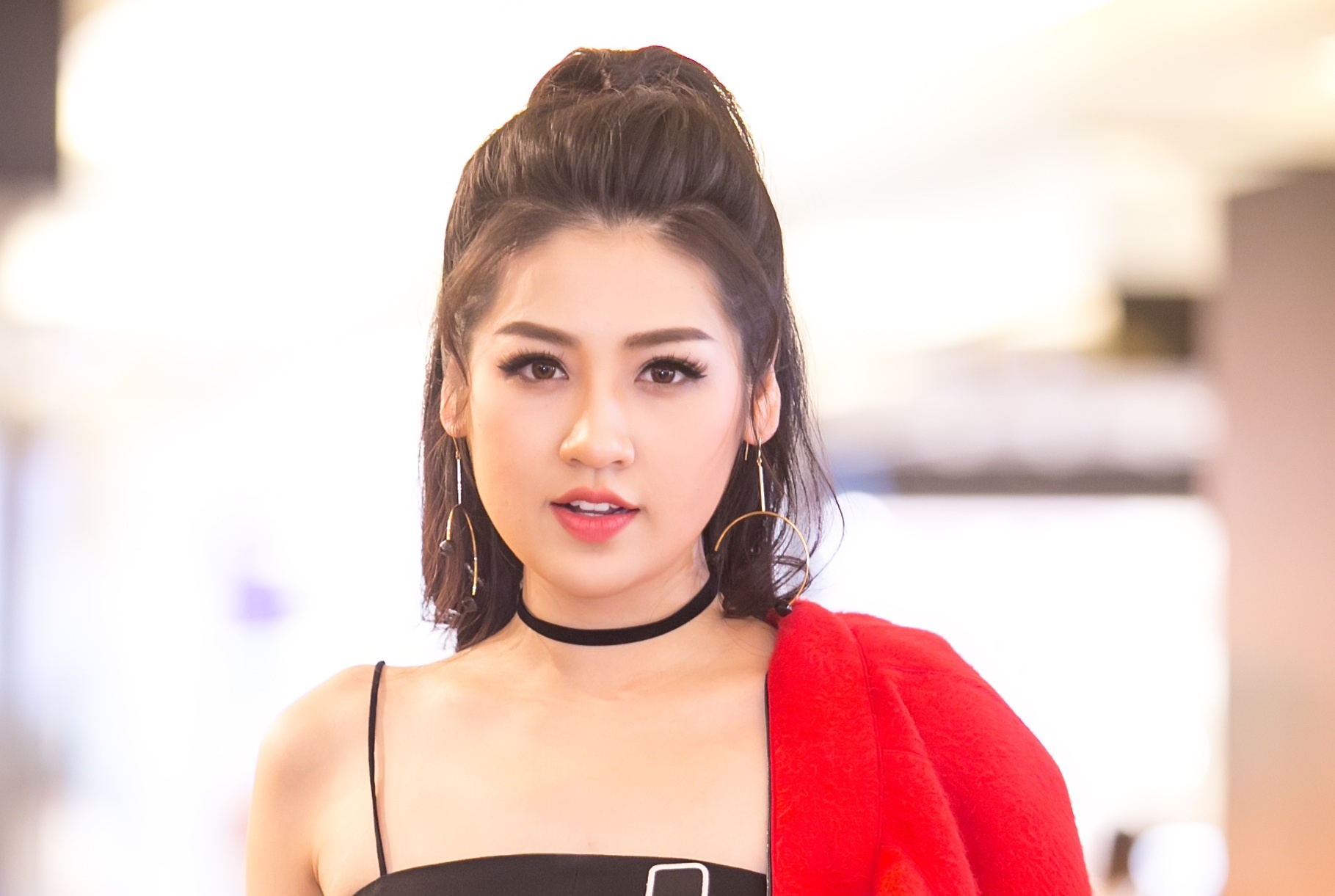 Tu Anh phu nhan mia mai Huyen My truot top 5 Hoa hau Hoa binh hinh anh